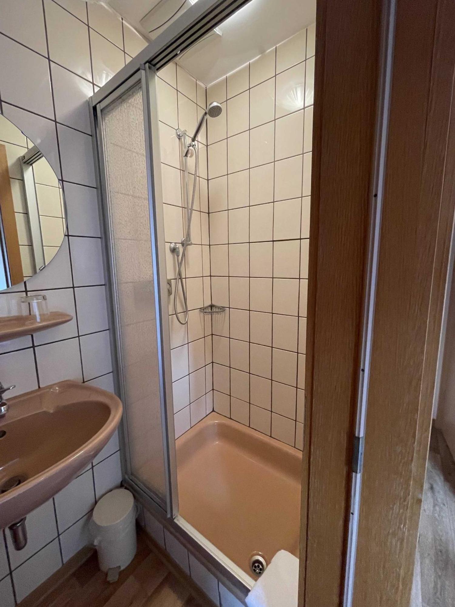 Hotel Zur Mosel مينهايم المظهر الخارجي الصورة