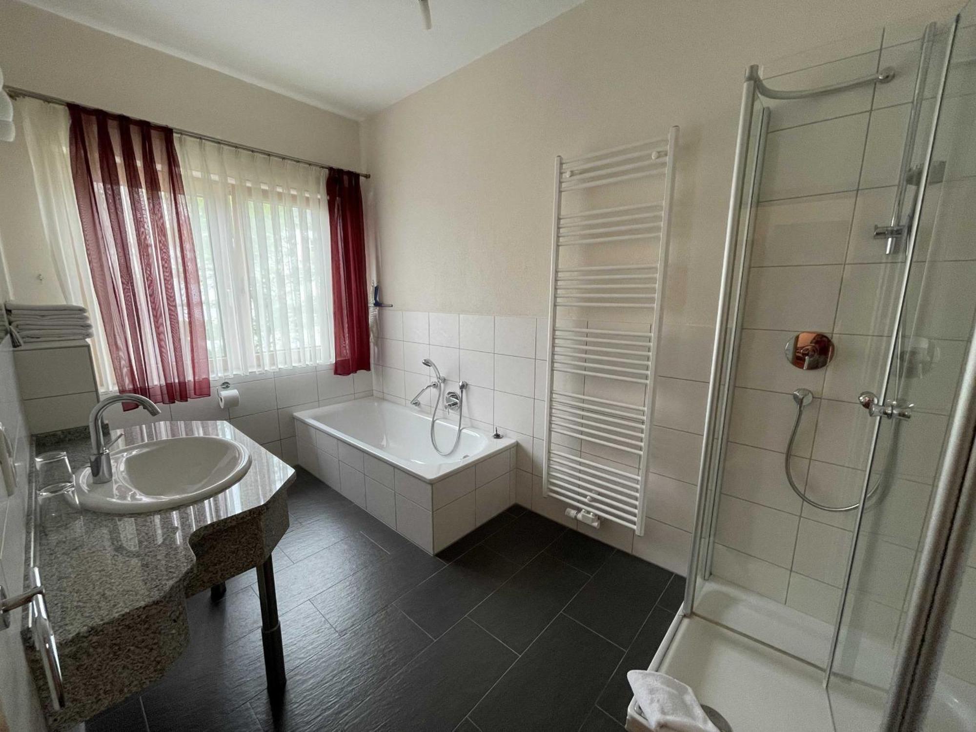 Hotel Zur Mosel مينهايم المظهر الخارجي الصورة