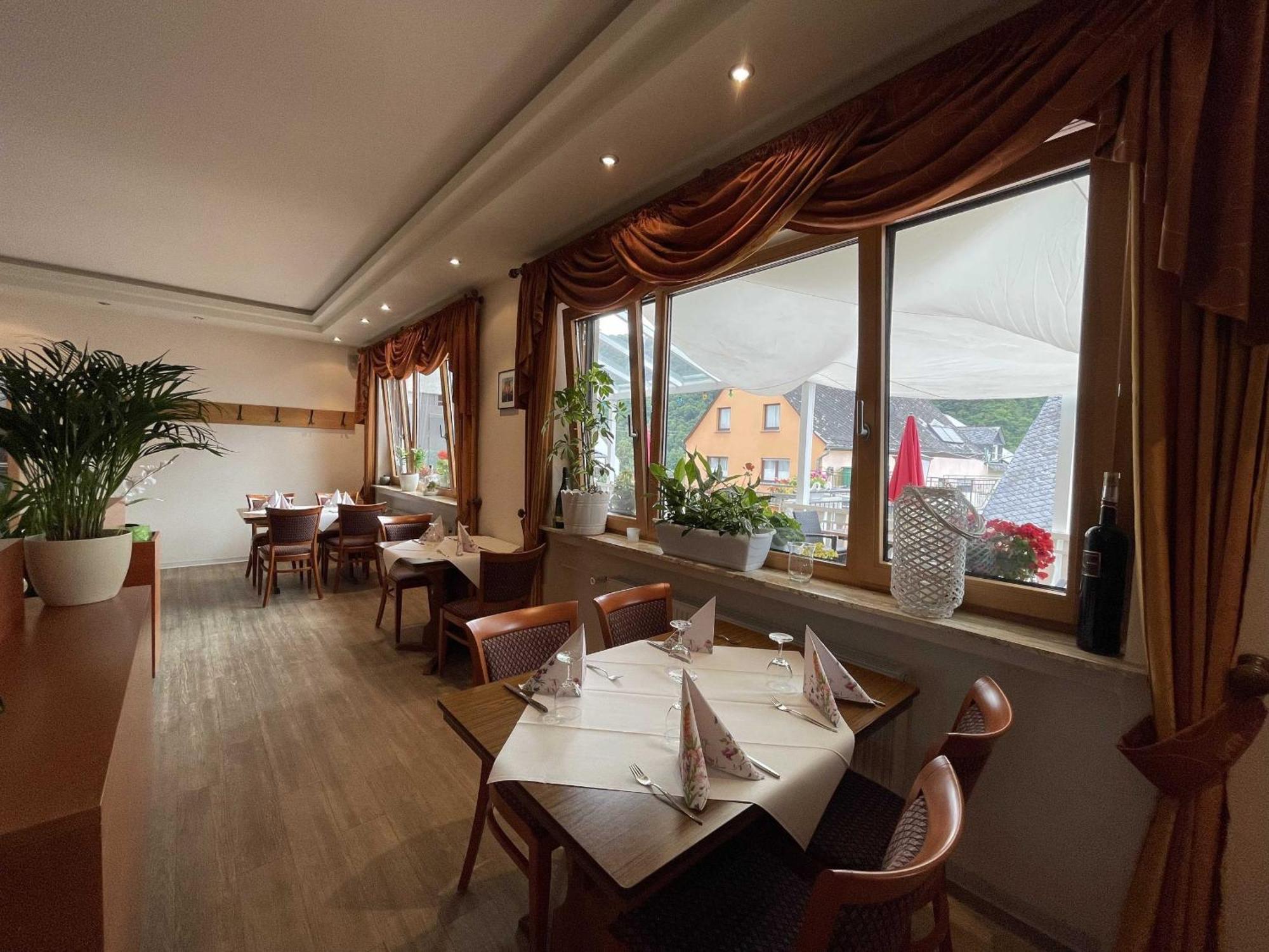 Hotel Zur Mosel مينهايم المظهر الخارجي الصورة